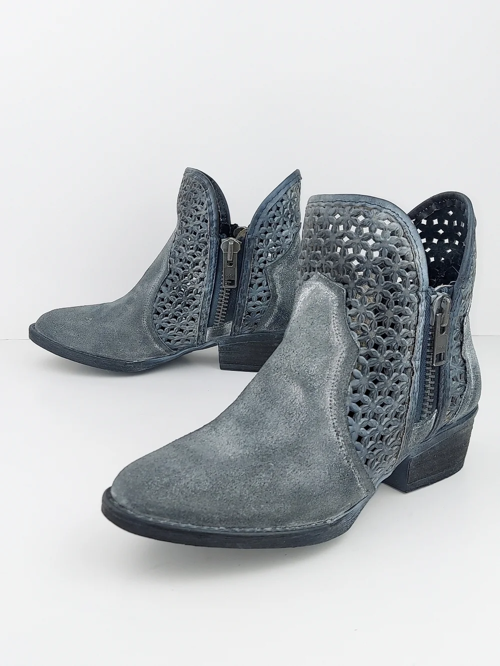 Corral Circle G Gray Distressed Cutout Ankle Booties NWOT - Picture 3 of 11